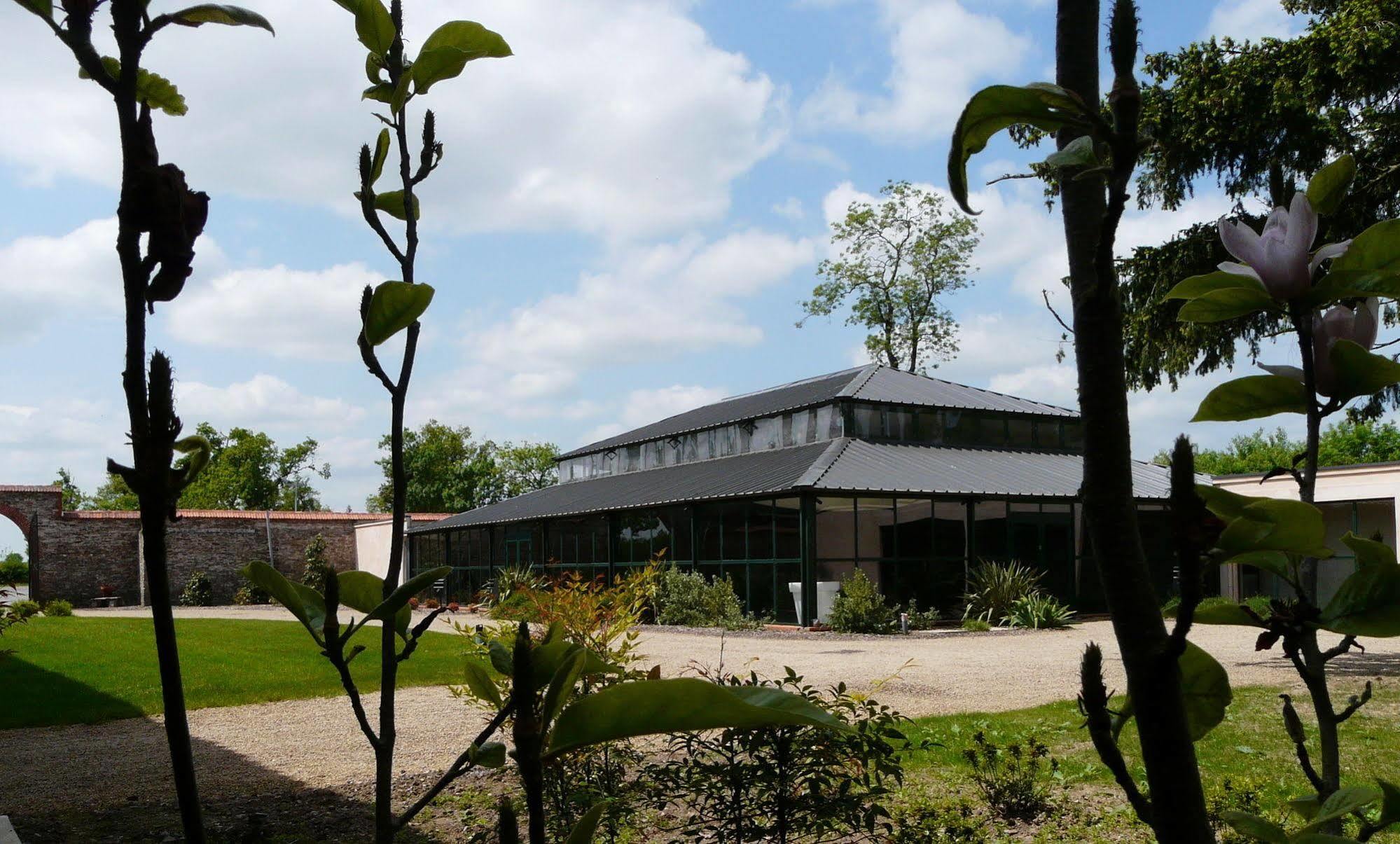 Le Domaine Des Lys Hotel Ancenis Exterior photo